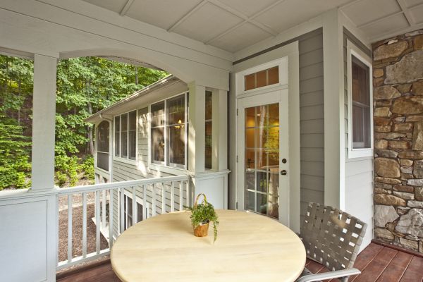 Cost of Covered Porch Installation in Los Angeles