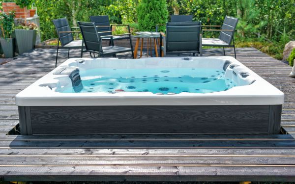 Cost of Spa Deck Remodeling in Los Angeles