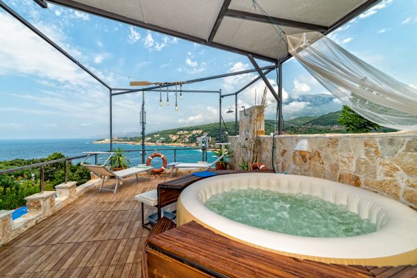 Cost of Spa Deck Construction in Los Angeles