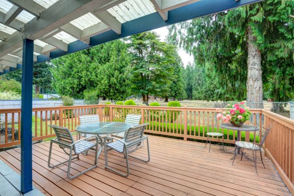 Cost of Deck Carpentry Service in Los Angeles